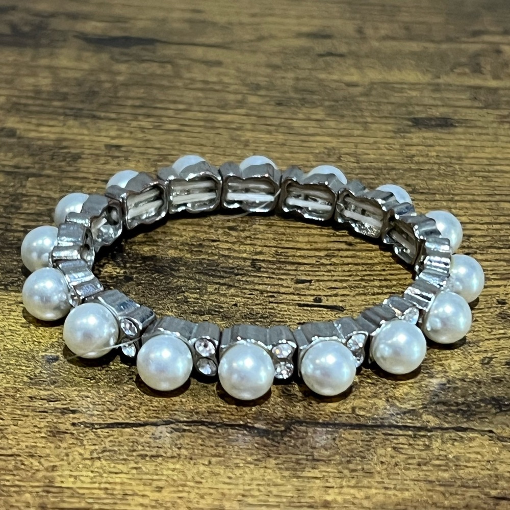 Pearl & Rhinestone Stretch Bracelet